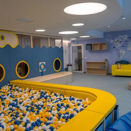 Rejs - Ogrodek, Baseny, Sauny, Jacuzzi, Sala Zabaw, Do Plazy 400m Plaskie Dojscie